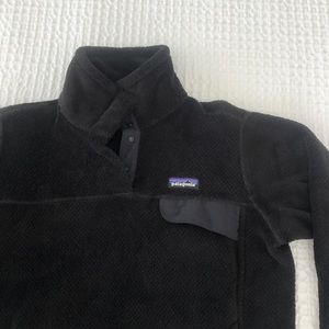 Black Patagonia pullover size medium